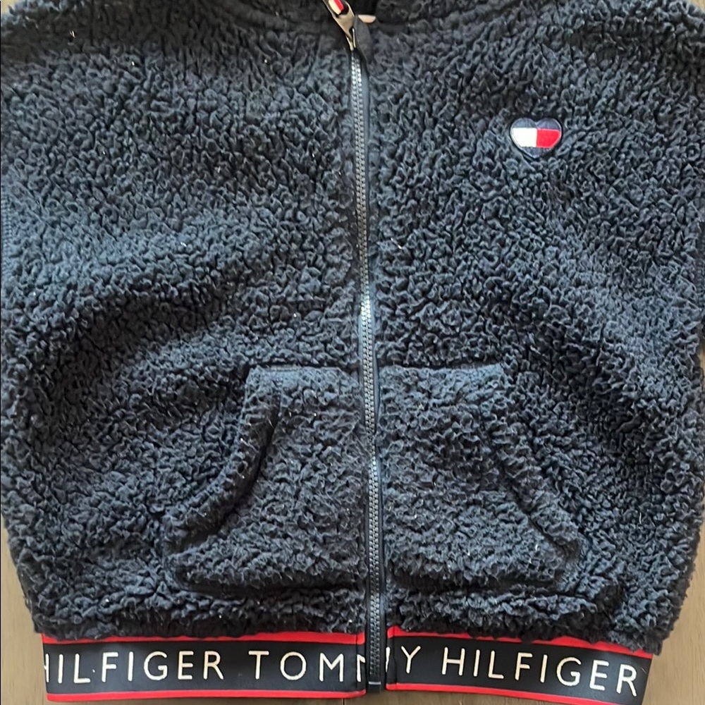 Tommy Hilfiger Black Puffer Jacket with Sporty Design